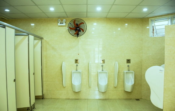 thi công vách ngăn vệ sinh 