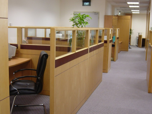 vách ngăn bằng gỗ MFC được lắp đặt tại văn phòng